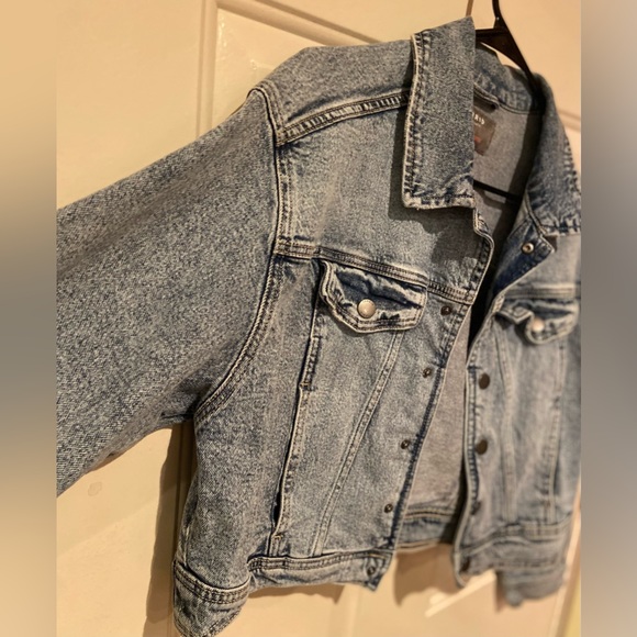 Torrid Cropped Vintage Jean jacket Size 0 - Picture 3 of 4